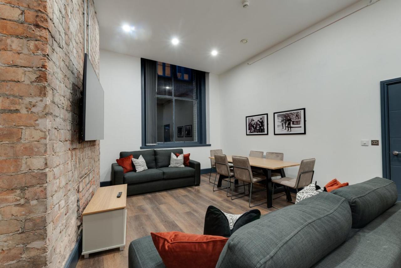 Harrisons Apartment *